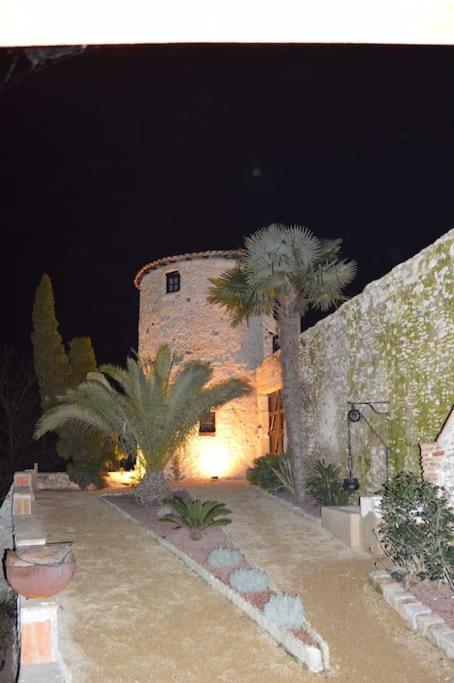 Tour Medievale Fortifiee Entierement Restaure Saint-Sever  Exterior photo