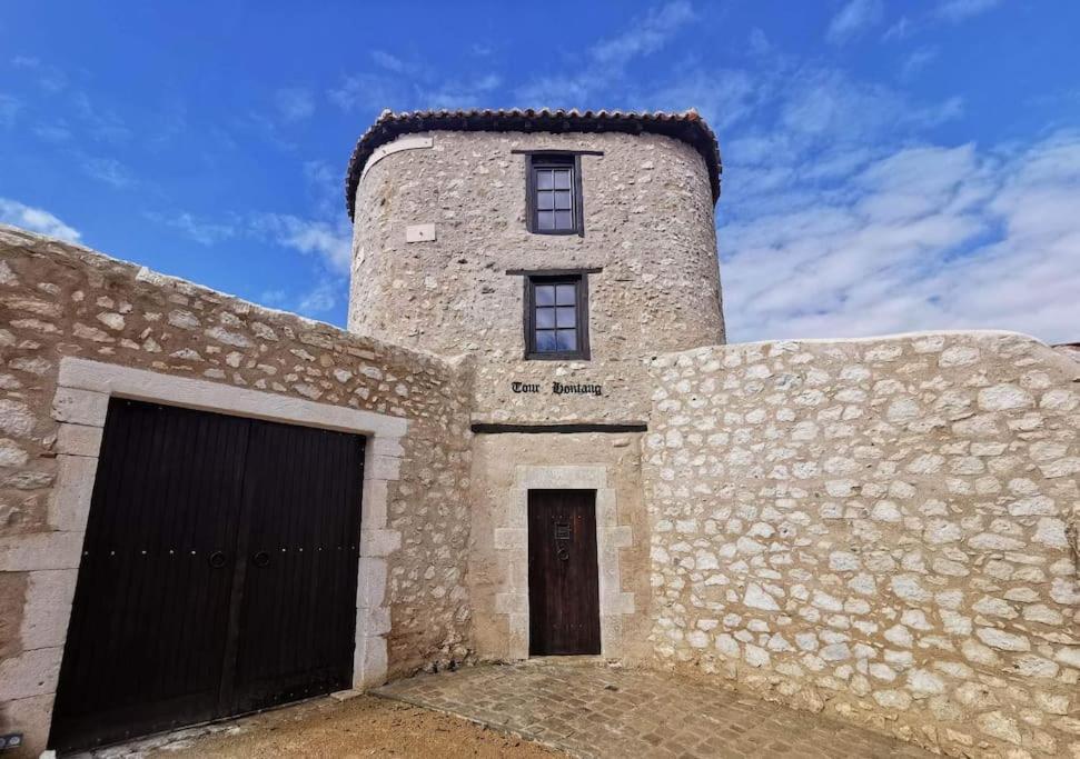 Tour Medievale Fortifiee Entierement Restaure Saint-Sever  Exterior photo
