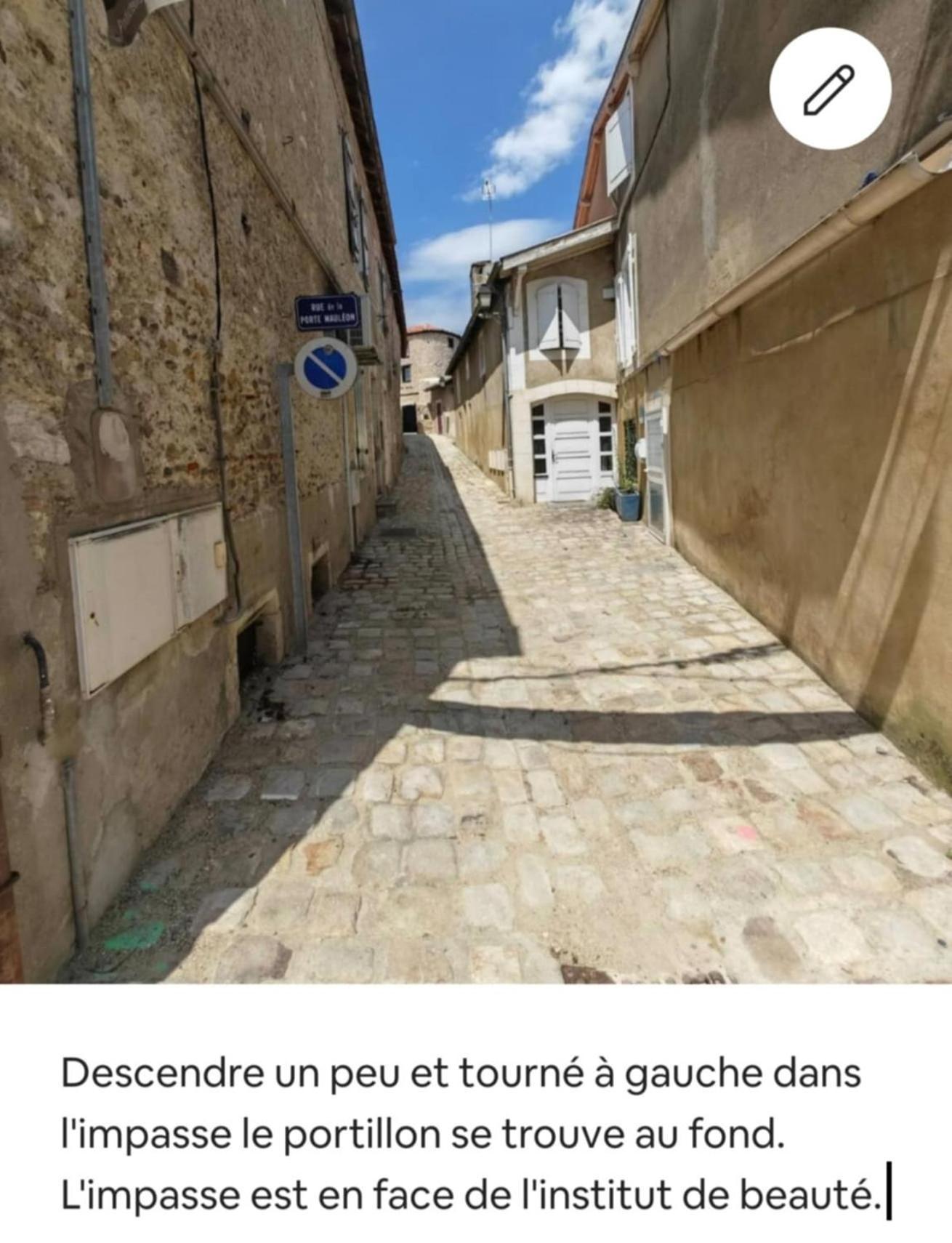 Tour Medievale Fortifiee Entierement Restaure Saint-Sever  Exterior photo